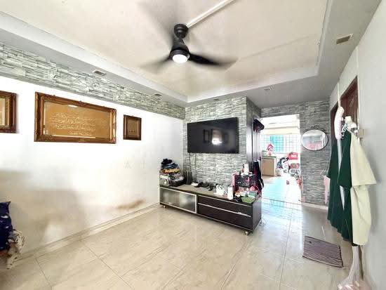 293 TAMPINES STREET 22 image 1 of 4