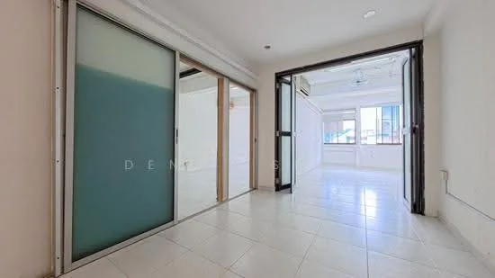 1016 Upper Serangoon Road image 1 of 10