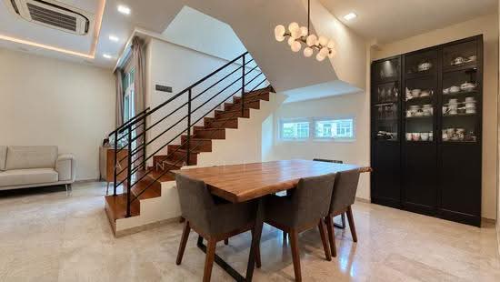 Rare 4 Bedders Duplex Freehold near Marine Parade / Marine Terrace MRT photo 2