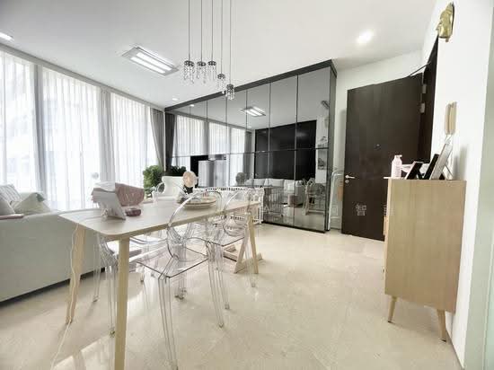 RESIDENCES AT 338A photo 4