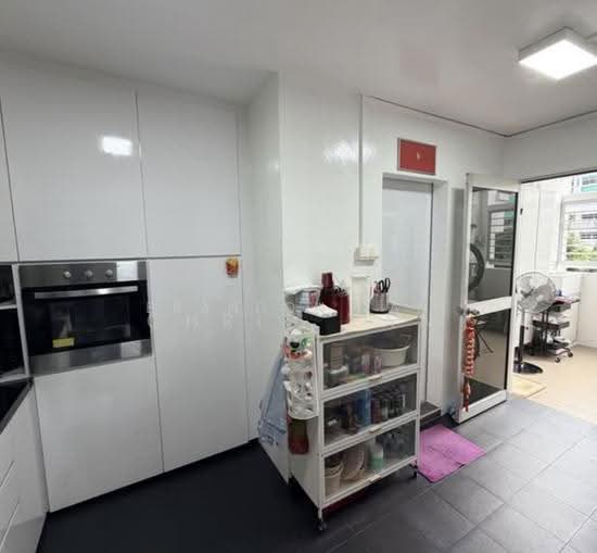 726 JURONG WEST AVENUE 5 photo 3