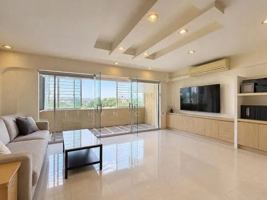 628 Hougang Avenue 8 image 1 of 10
