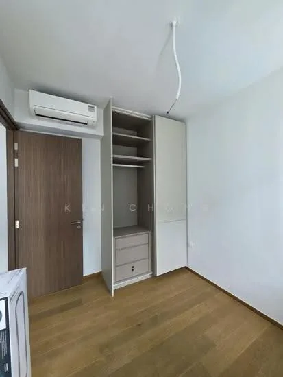 Grand Dunman image 1 of 5
