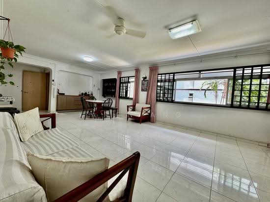 492D TAMPINES STREET 45 photo 3