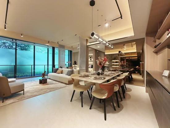 RARE HOUSE NEAR MRT!!! CONVENIENT LOCATION!!! HIGH RENTAL POTENTIAL!!! image 1 of 9