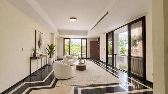 Modern Semi-D | Pool, Lift, Unblocked Views photo 4