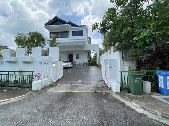 Bungalow in the heart of District 15 ! Tanjong Katong image 1 of 7