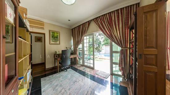 Kew Crescent / Kew Drive / Kew Heights photo 2