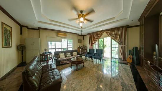 Kew Crescent / Kew Drive / Kew Heights photo 3