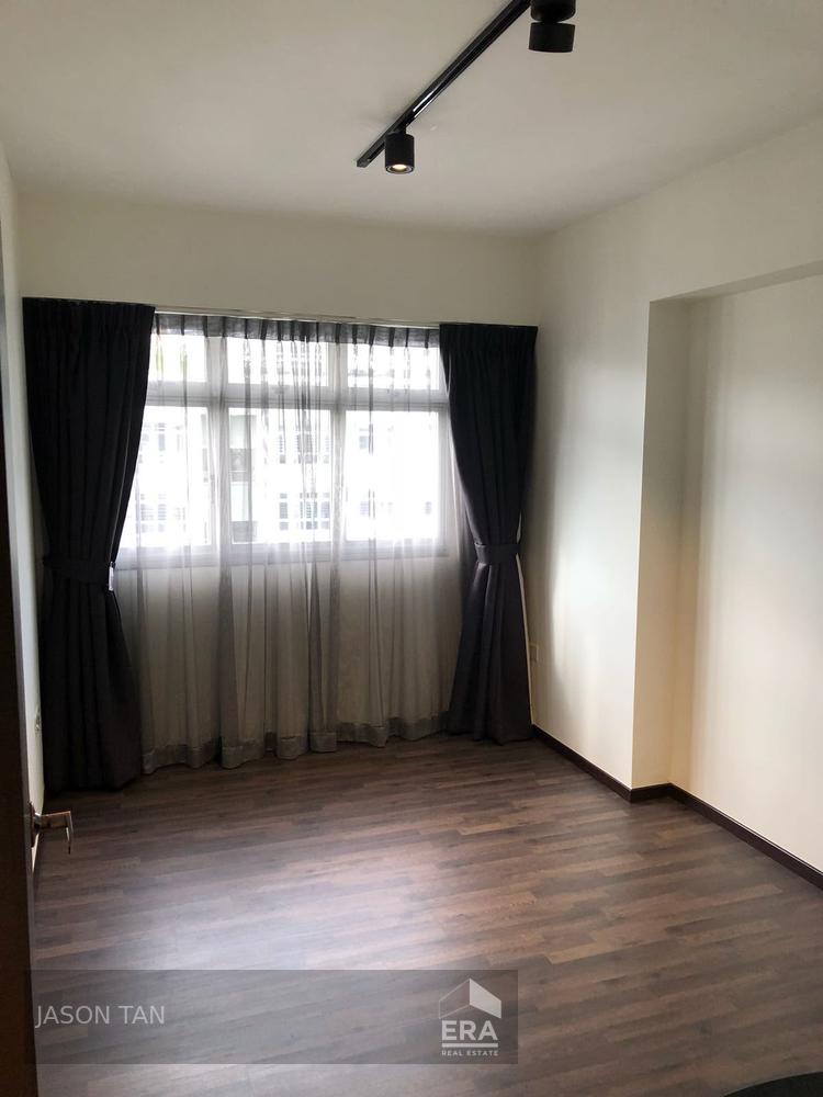 523D TAMPINES CENTRAL 7 photo 2