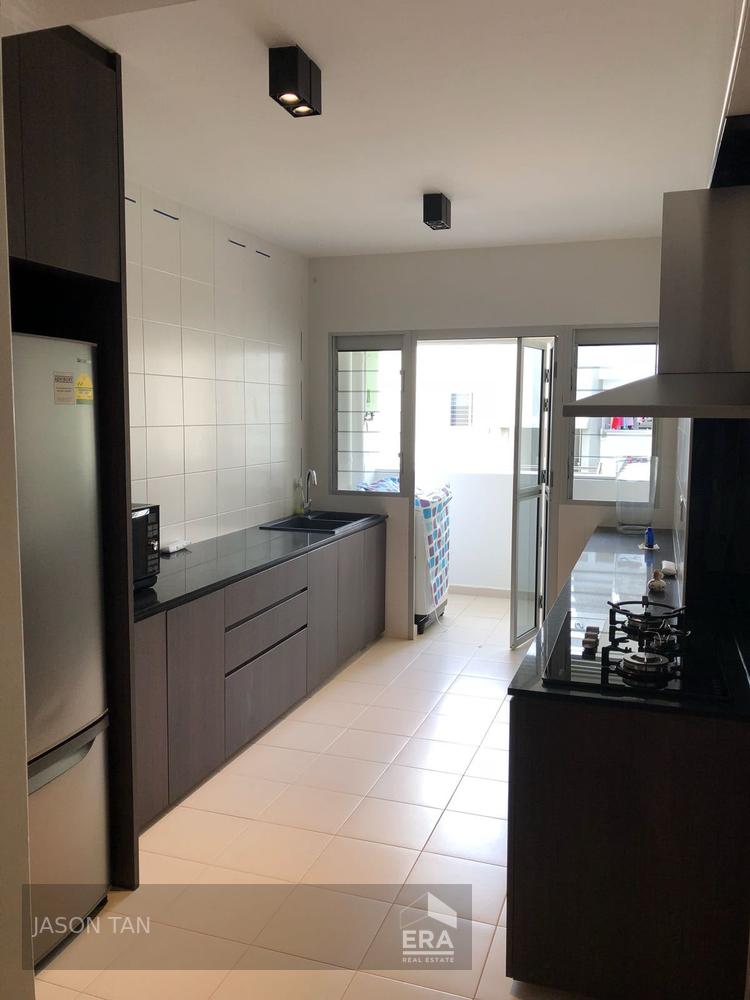 523D TAMPINES CENTRAL 7 photo 3
