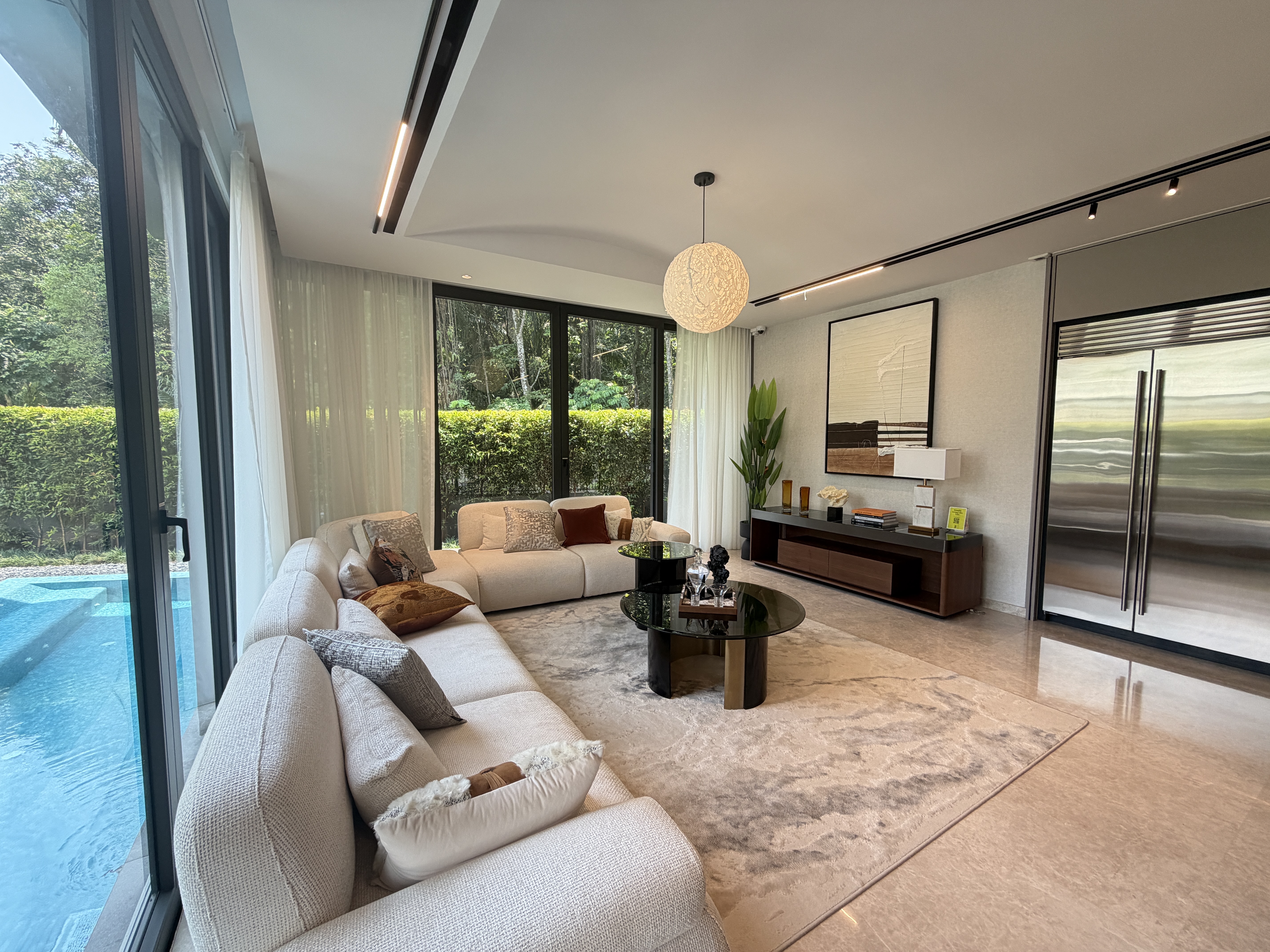 53 GREENBANK PARK image 1 of 10