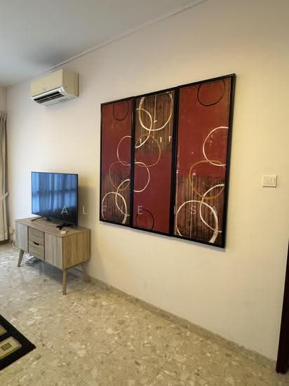 Ue Square photo 5