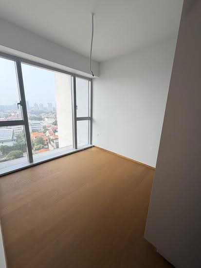Grand Dunman image 1 of 10