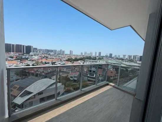 Grand Dunman image 1 of 8