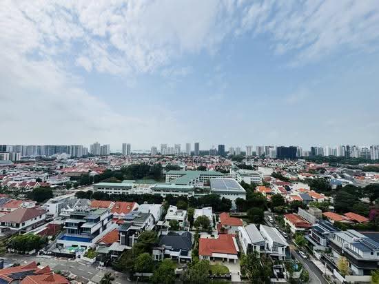 Grand Dunman image 1 of 7