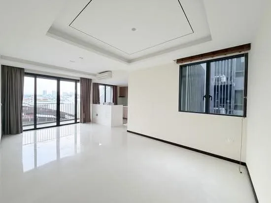 Creston Residences image 1 of 10