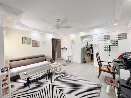 220 Tampines Street 24 image 1 of 10