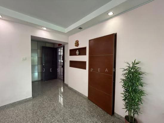 204D Punggol Field photo 3