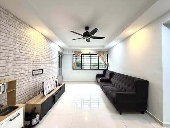 444 HOUGANG AVENUE 8 image 1 of 7