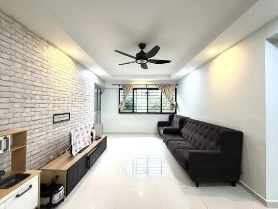 444 Hougang Avenue 8 image 1 of 7