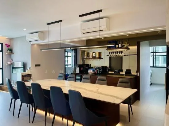 413B Northshore Drive image 1 of 10