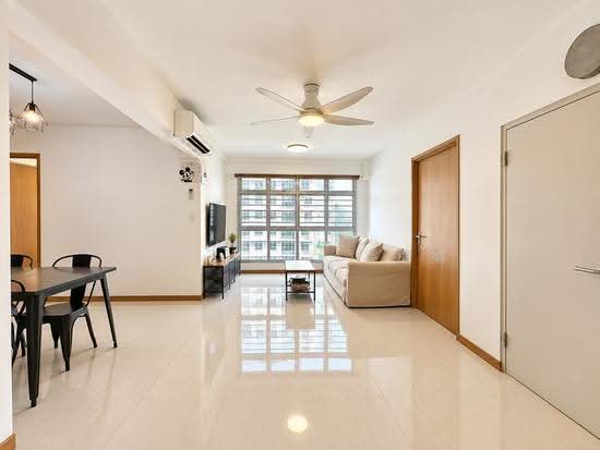 406A Northshore Drive image 1 of 8
