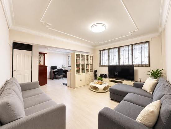 727 Jurong West Avenue 5 image 1 of 4