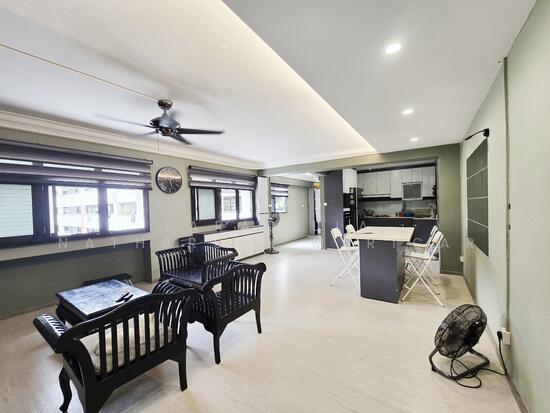 755 Woodlands Avenue 4 image 1 of 8
