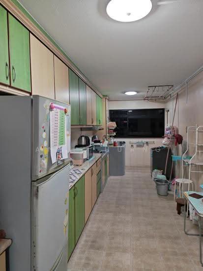 854 Woodlands Street 83 photo 2