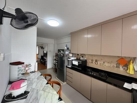 759 Yishun Street 72 photo 4