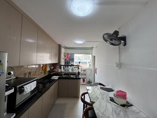 759 Yishun Street 72 photo 5