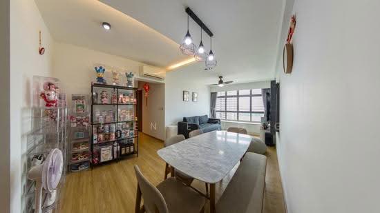 467B Fernvale Link image 1 of 10