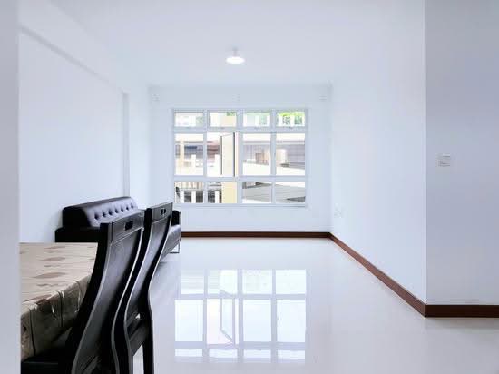 217C Sumang Walk image 1 of 10