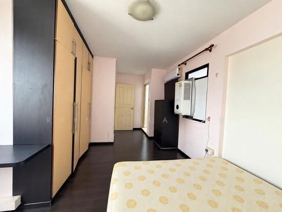493 Admiralty Link photo 3