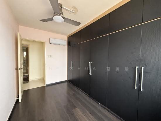493 Admiralty Link photo 4