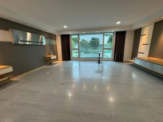 Lengkong Satu! 4,500sqft! 3 Stry Semi-D! Unblocked! image 1 of 10