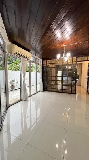 V.A.L.U.E Buy Land Suitable For A&A Or Rebuild At Siglap Estate! photo 2