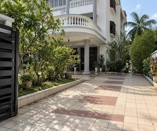 D15 3-Storey Semi-Detached Still Road East Coast Telok Kurau image 1 of 6