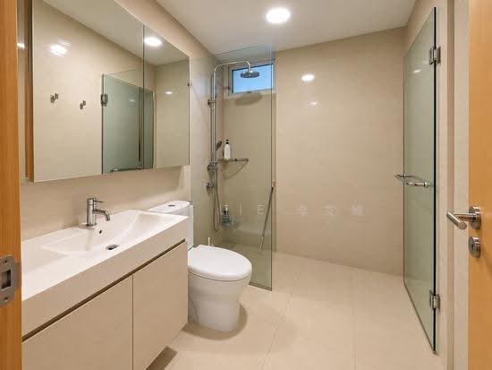 Spacious 2 Bedders near Tampines MRT photo 6