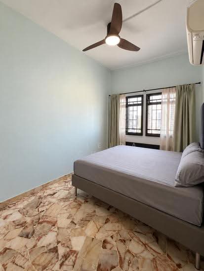 120 Kim Tian Place photo 2