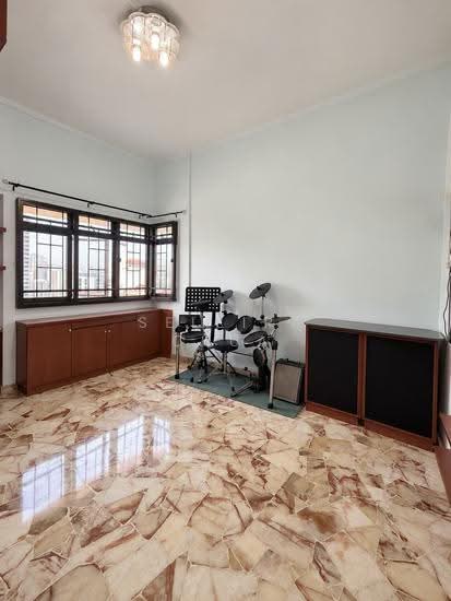 120 Kim Tian Place photo 3