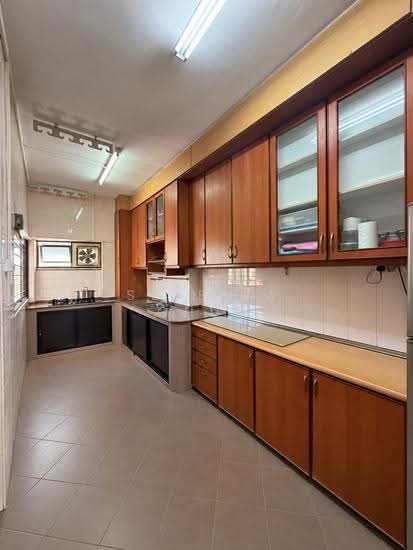 120 Kim Tian Place photo 5