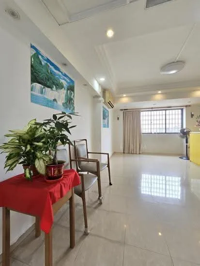 577 Hougang Avenue 4 image 1 of 10