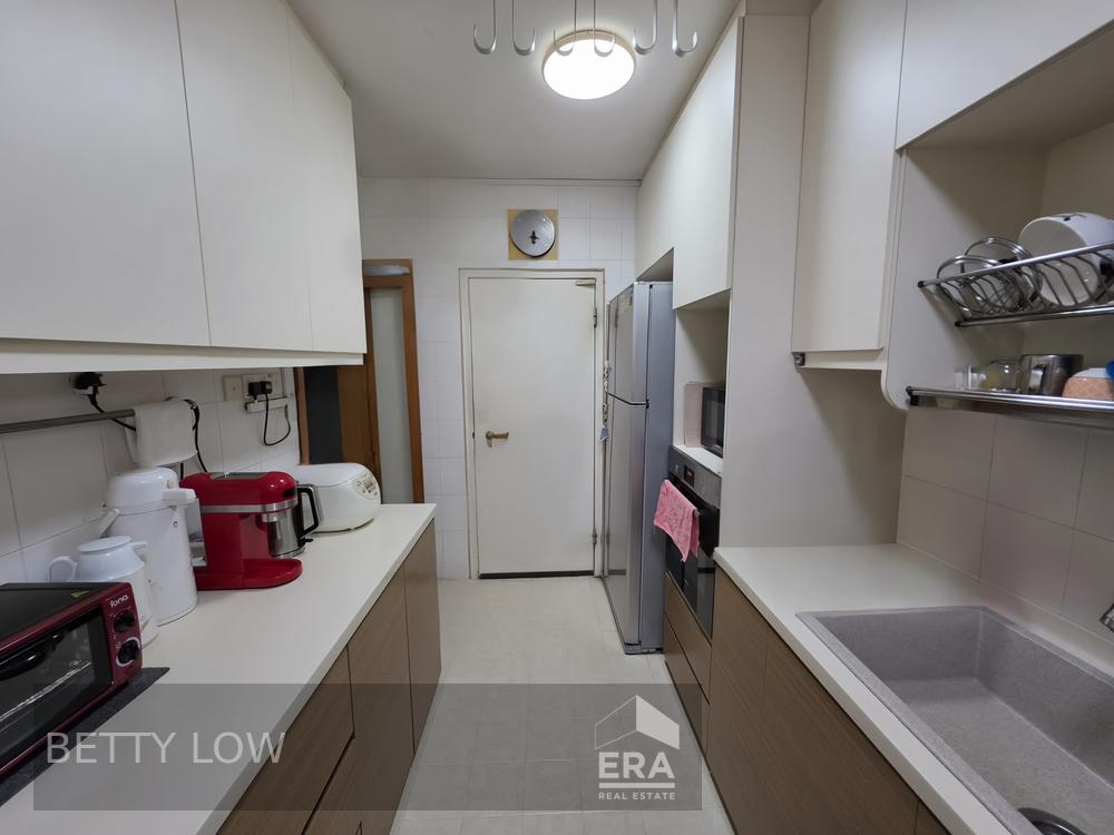 643 Punggol Central photo 2