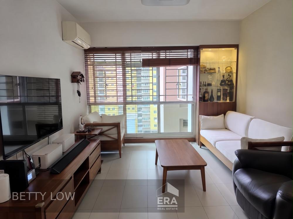 643 Punggol Central photo 3