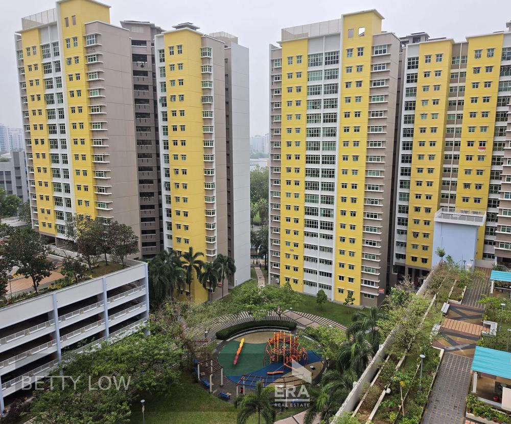 643 Punggol Central photo 6