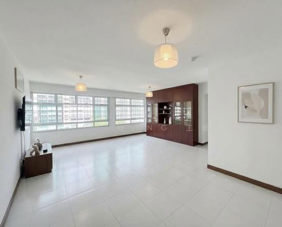 18D HOLLAND DRIVE image 1 of 7