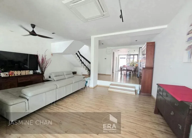 Thomson Hills Estate image 1 of 6
