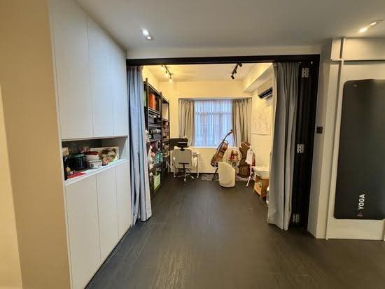 Hillview 128 photo 2